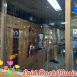 宝塚市小林のピアノ教室【レイドバックミュージックスクール】教室のガラス割ってしまいました。